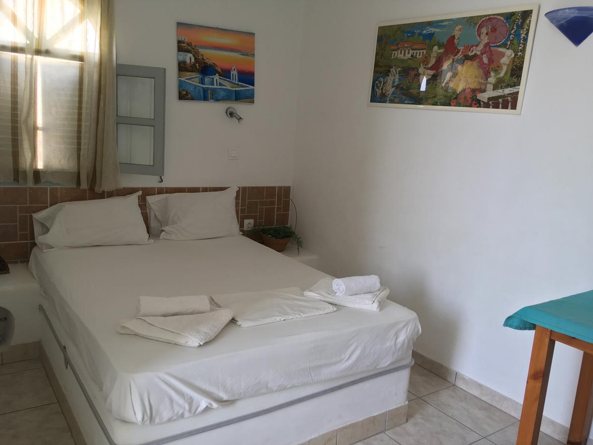 Отель Sea Side Perivolos Экстерьер фото